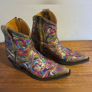 Old Gringo Taos Multicolor Embroidered Ankle Boots Size 7